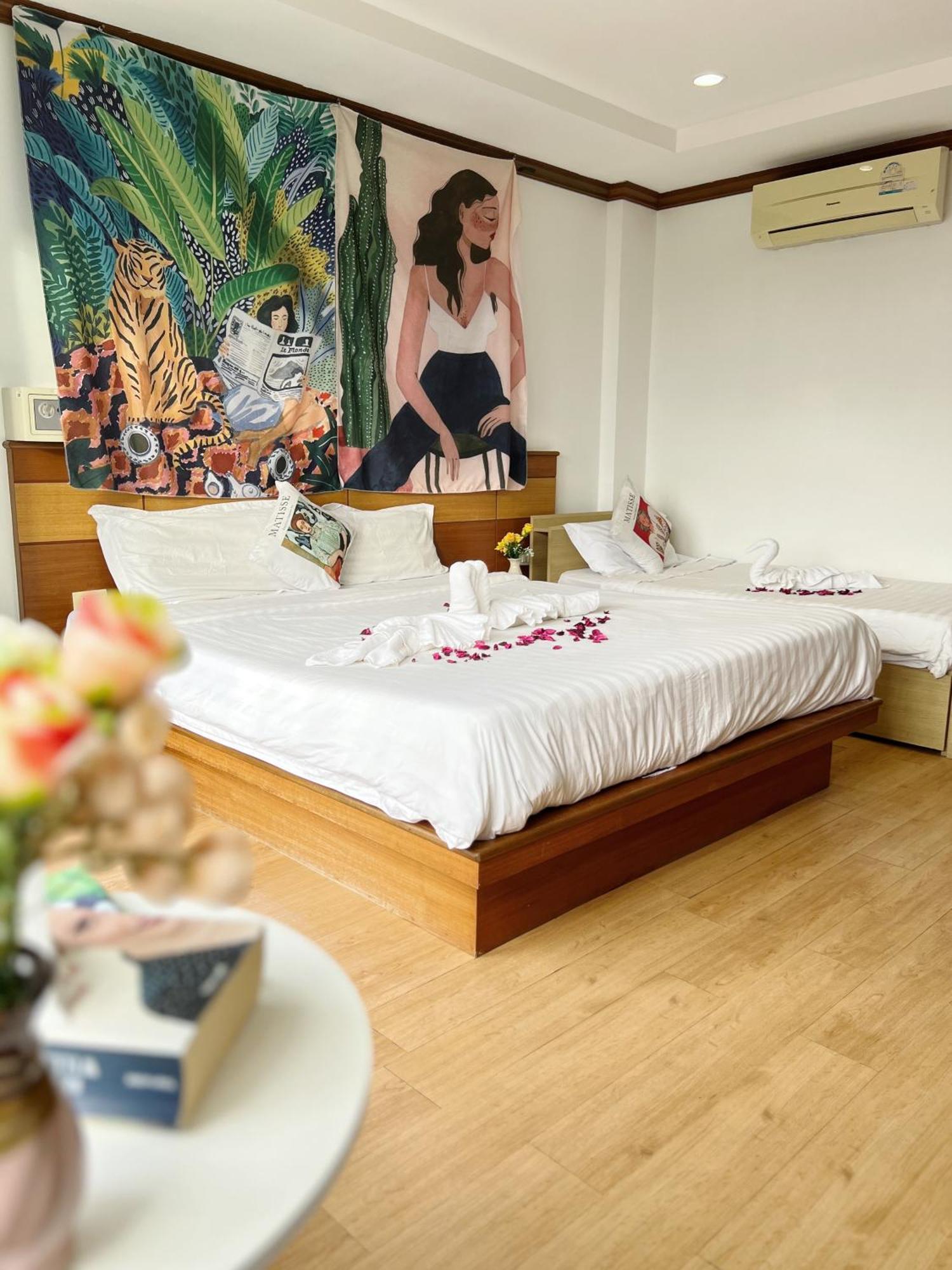 Lanting Hotel Patong Luaran gambar