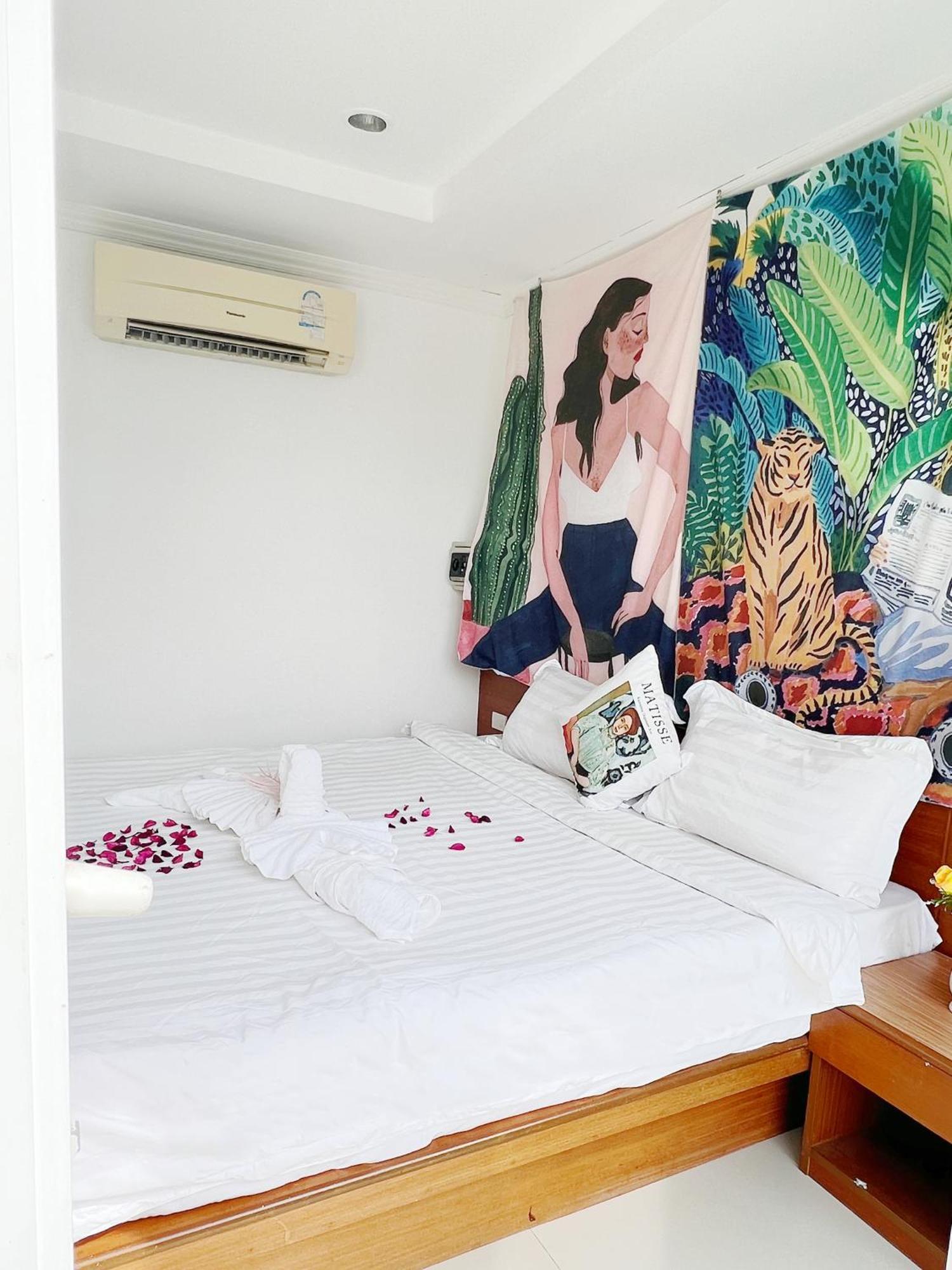 Lanting Hotel Patong Luaran gambar