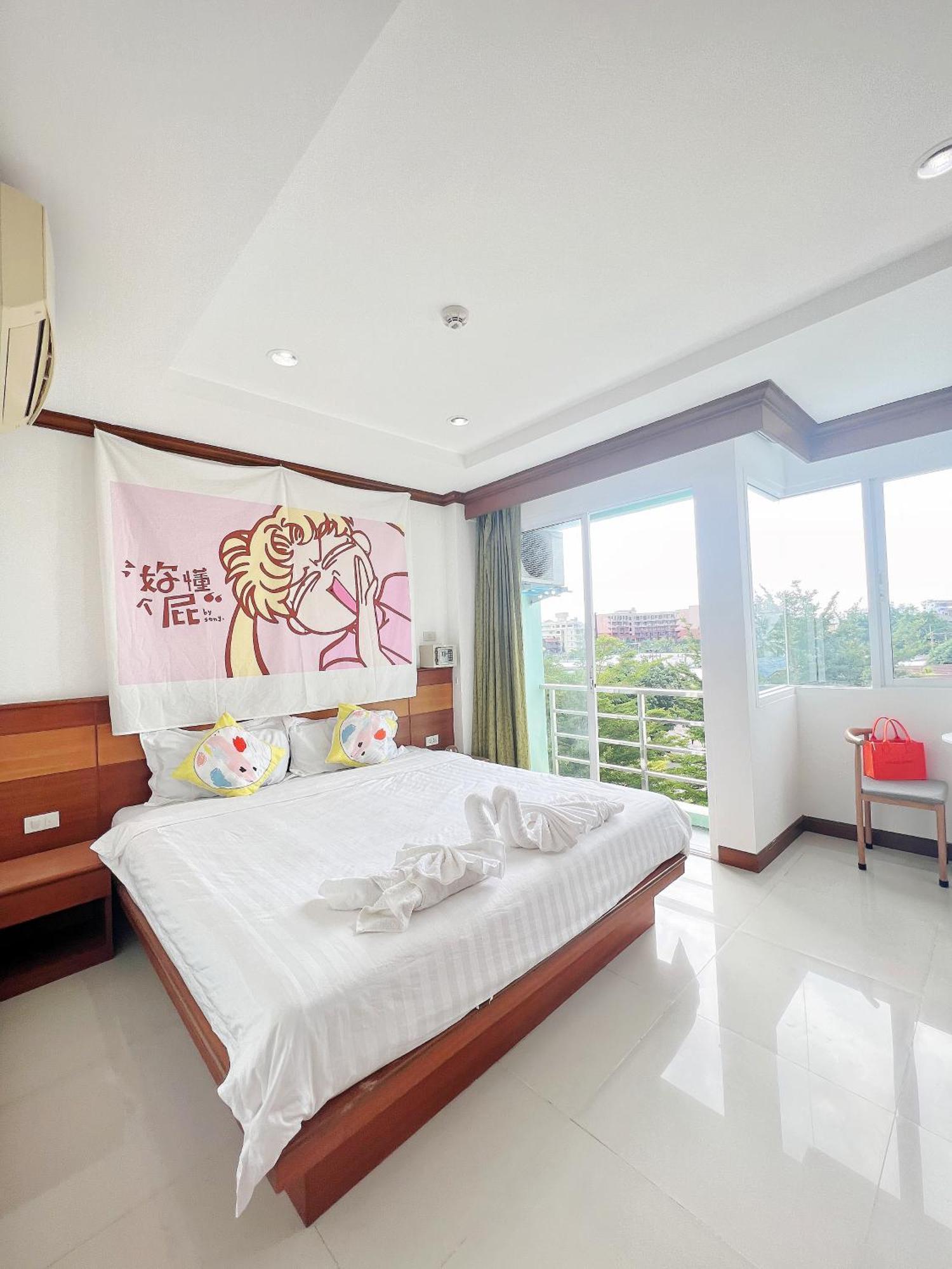 Lanting Hotel Patong Luaran gambar